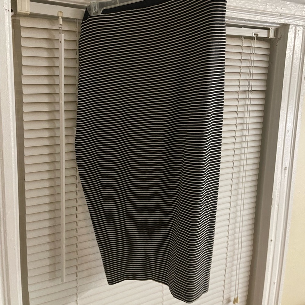 Old navy black and white striped skirt
